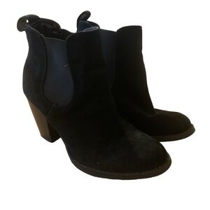 Women’s Steven Madden Black Suede Chunky Ankle Boot Size 7